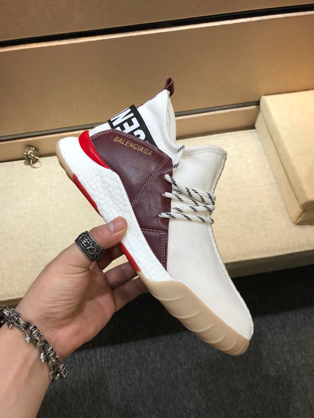 BLG  sneaker